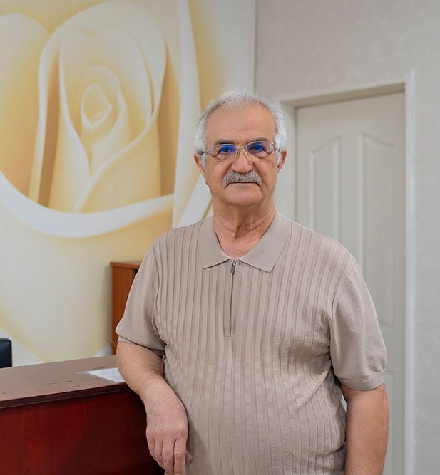 عکس دکتر محمود داورنیا